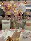 Esküvő asztal - Virágdekoráció állvánnyal - bérléssel
